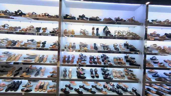 KHALS FOOT WORLD